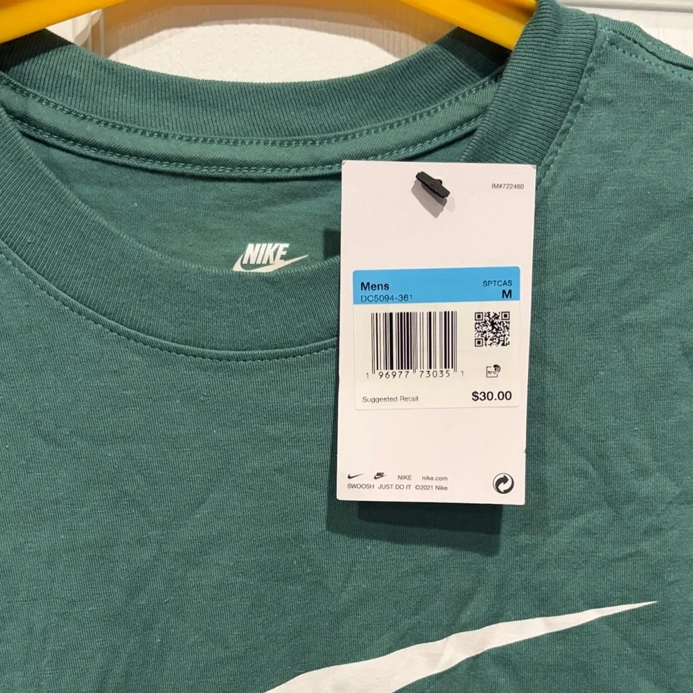 Nike Men's Teal Short Sleeve Tee size medium NWTs